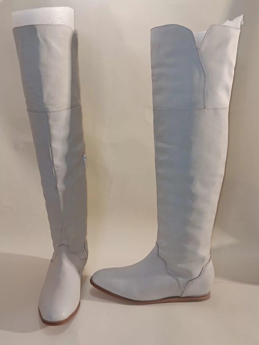 Women's Over-the-Knee Boots in White - Sleek Leather Style